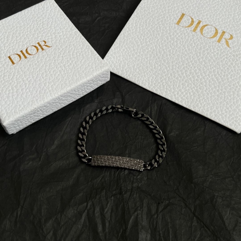 chr1st1an D10r bracelets